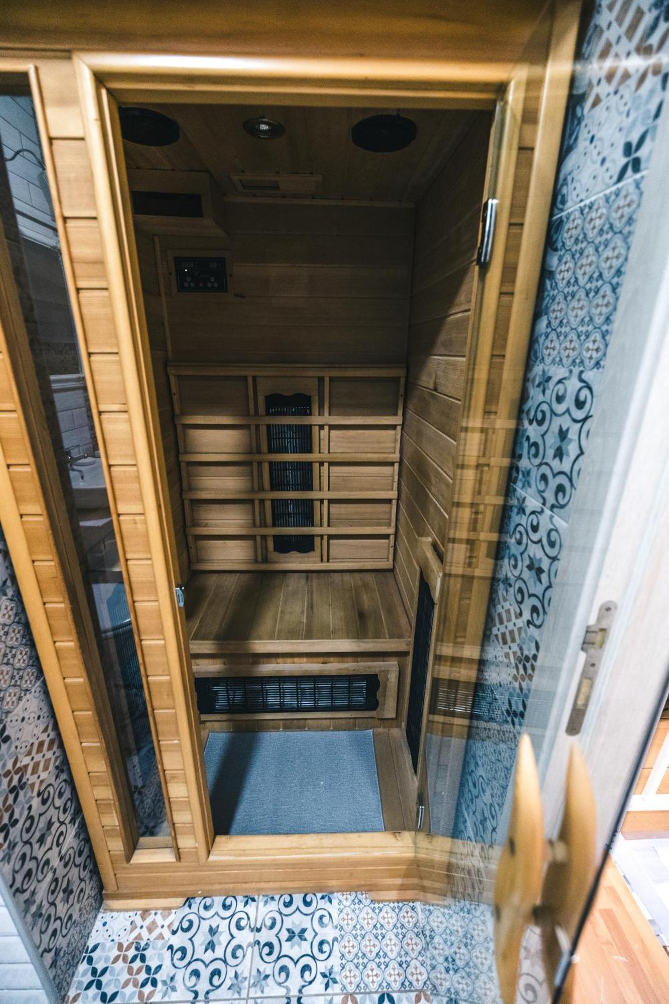 Spa Apartment Yin - Hot Tub, Sauna, Spa Novi Sad Luaran gambar