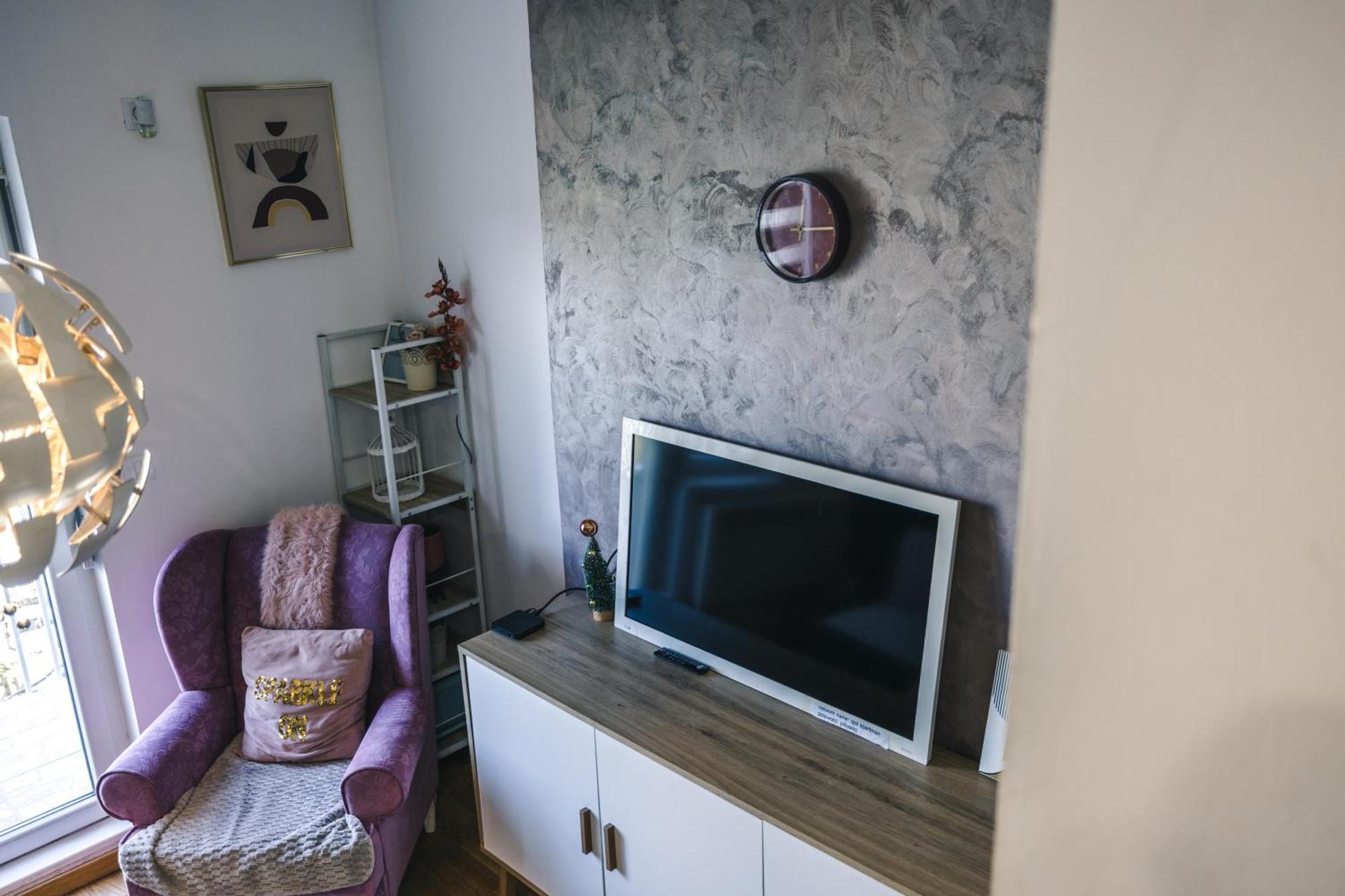 Spa Apartment Yin - Hot Tub, Sauna, Spa Novi Sad Luaran gambar